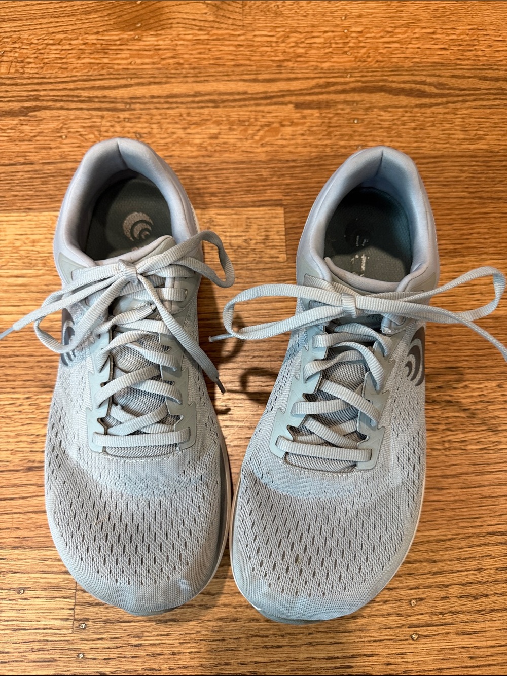 Topo Athletic Men's Light Gray Athletic Running Shoes - Breathable Daily Trainer